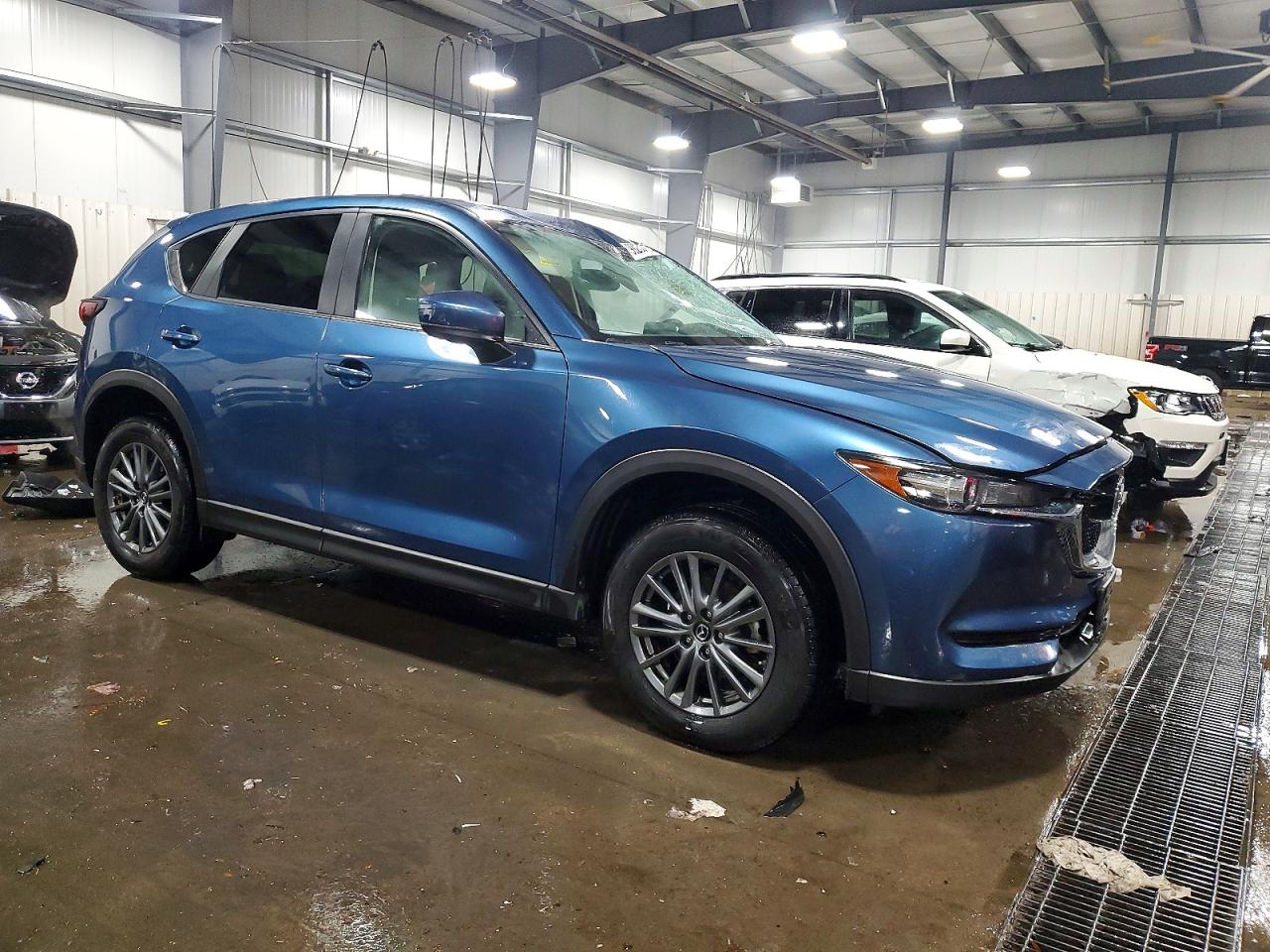 2017 MAZDA CX-5 TOURING photo 4
