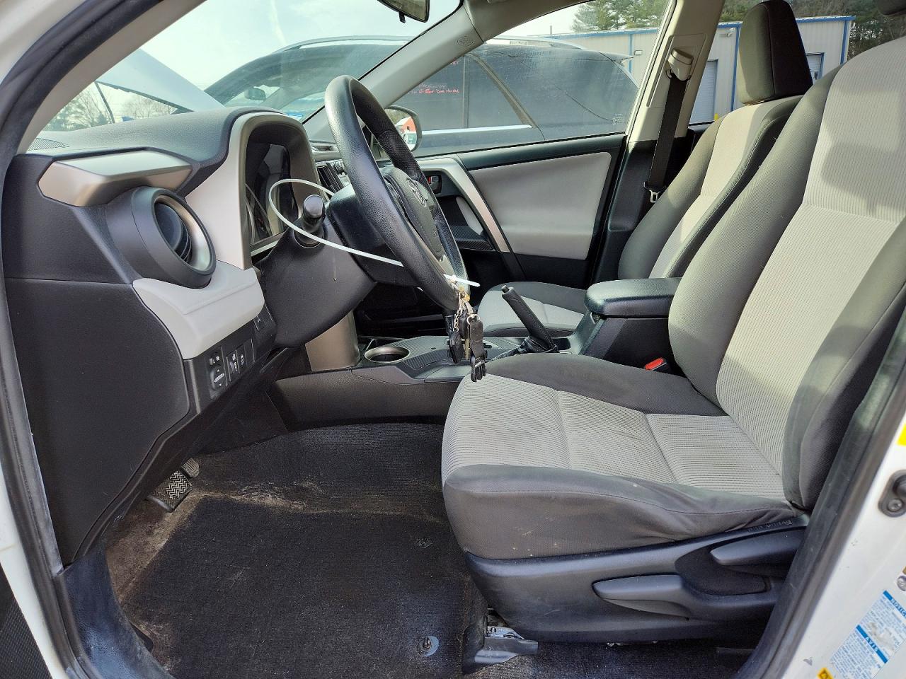 2015 TOYOTA RAV4 LE photo 7