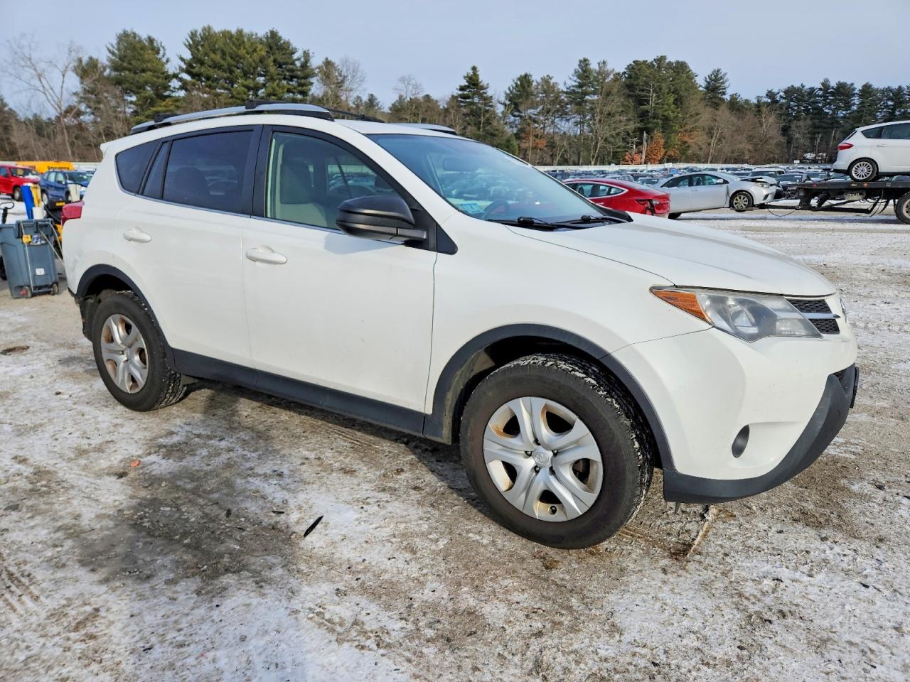 2015 TOYOTA RAV4 LE photo 4