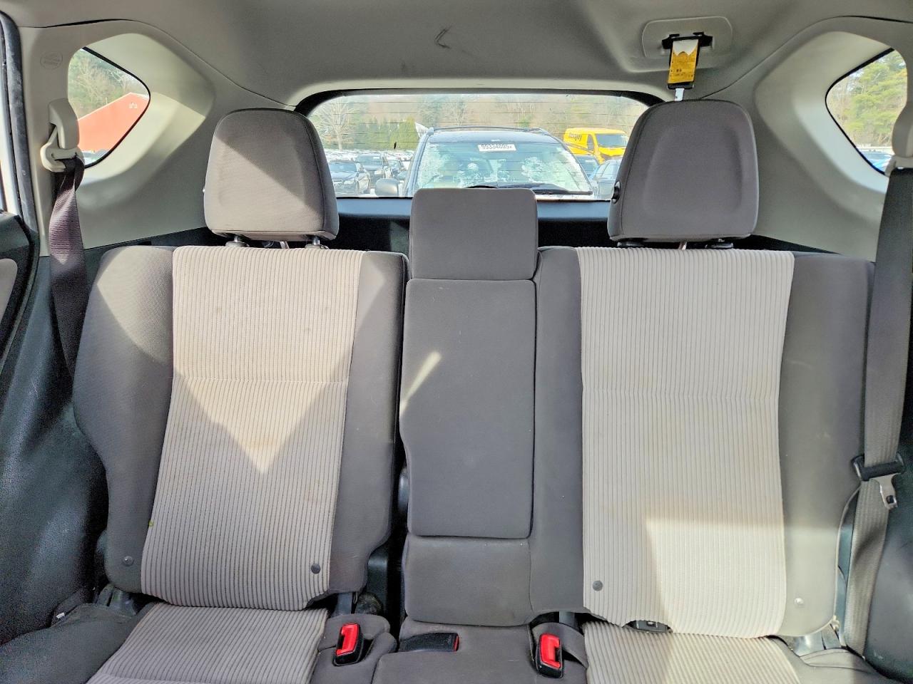 2015 TOYOTA RAV4 LE photo 10