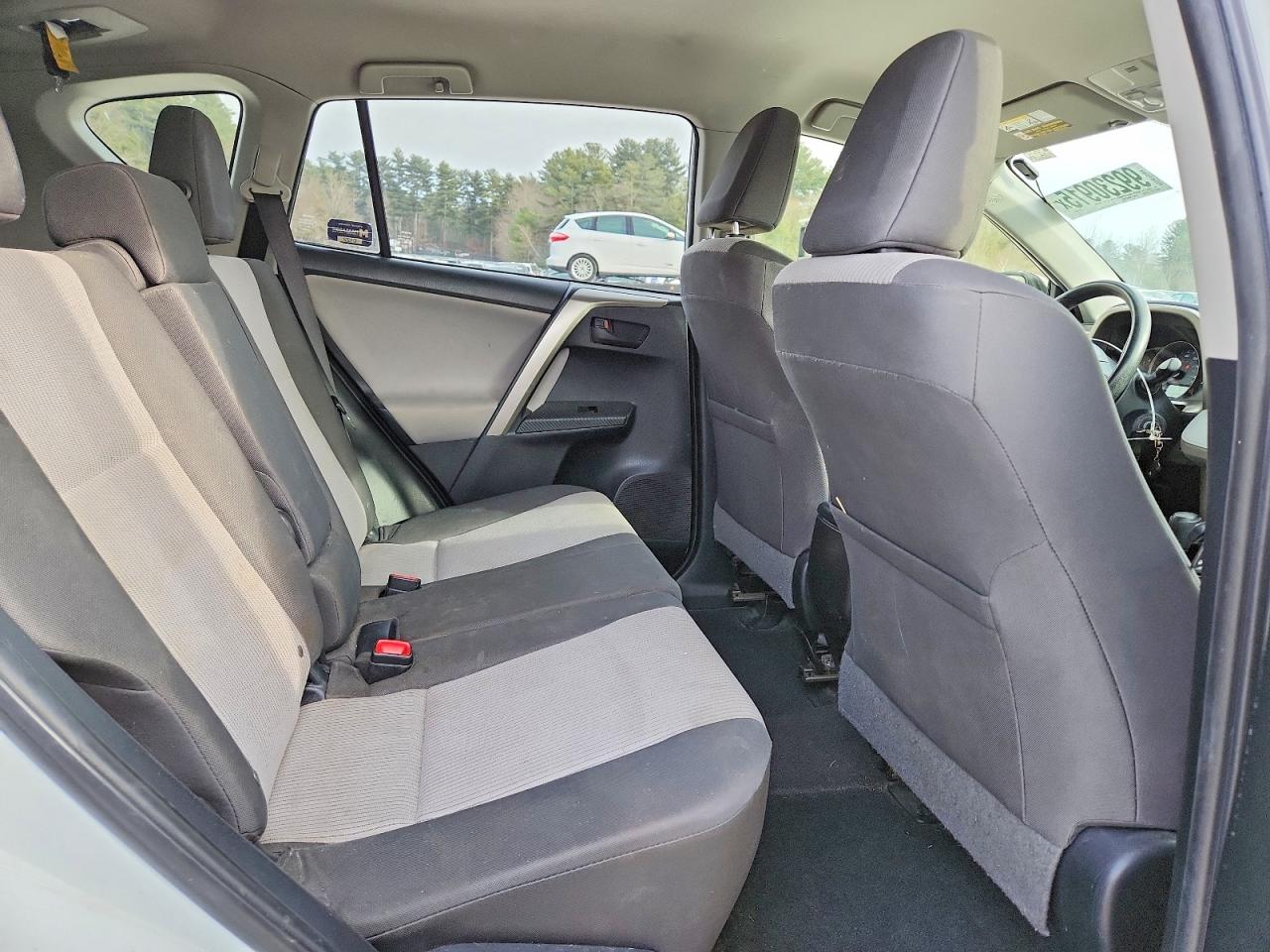 2015 TOYOTA RAV4 LE photo 11