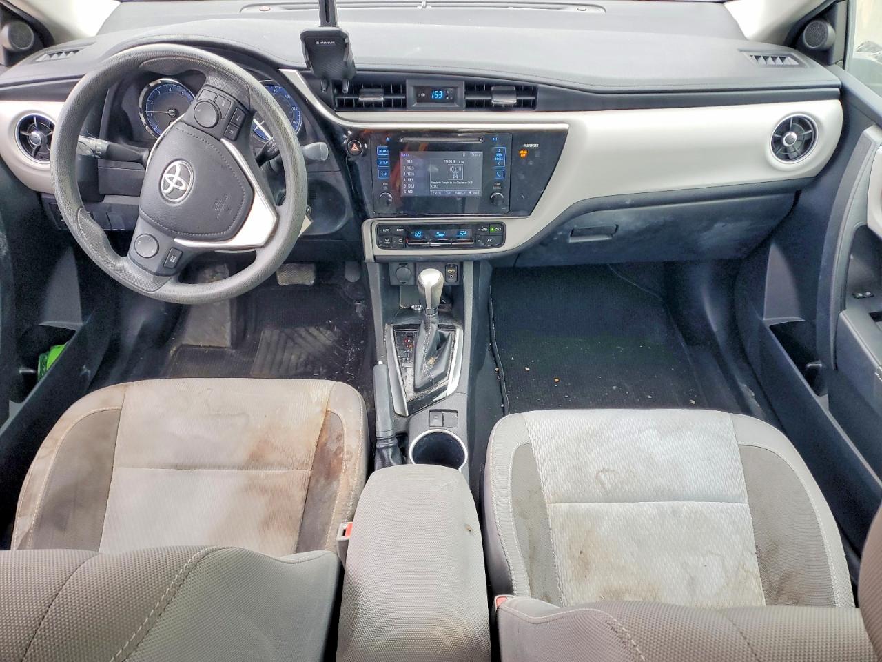 2017 TOYOTA COROLLA L photo 8