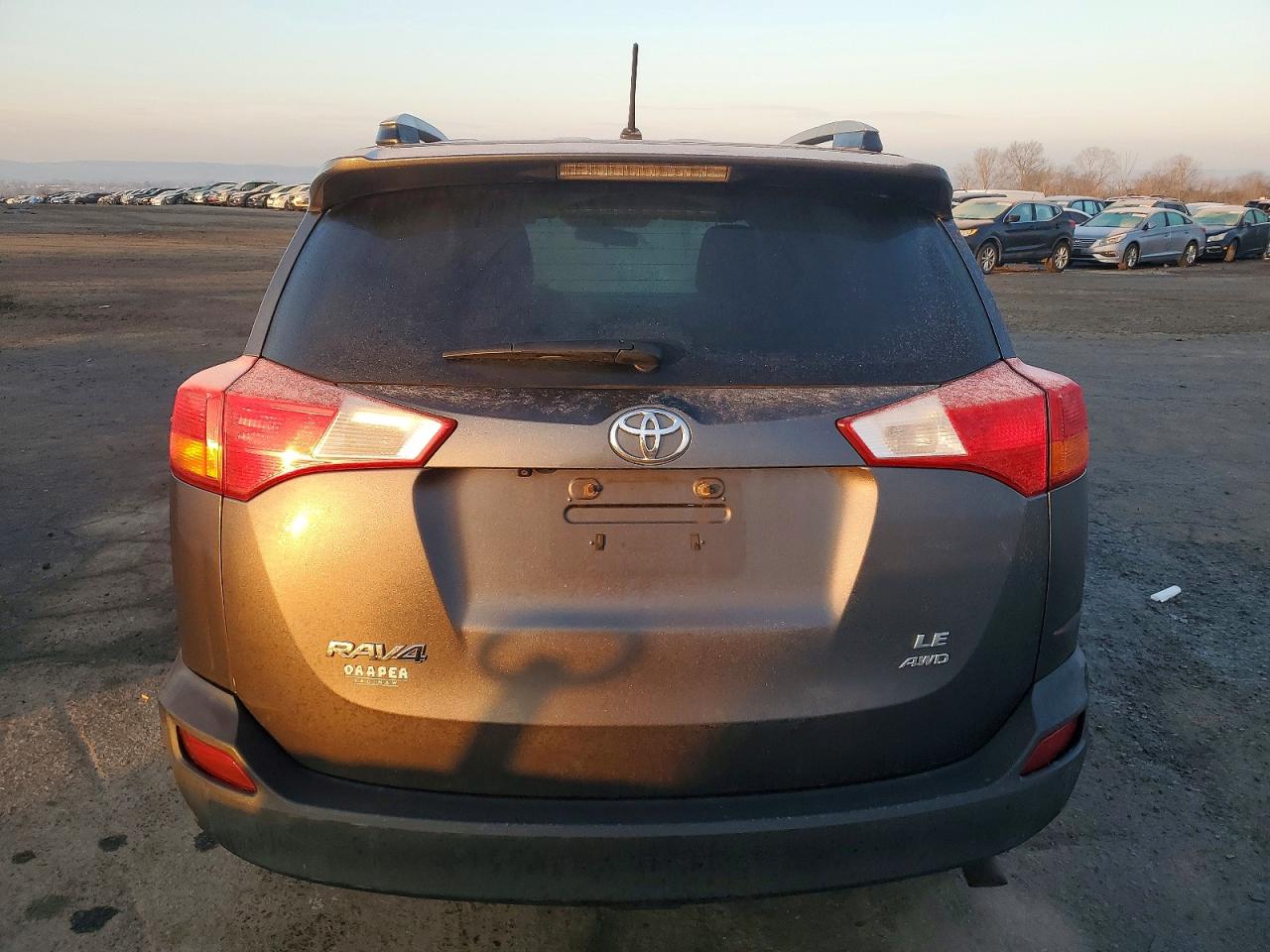 2013 TOYOTA RAV4 LE photo 6