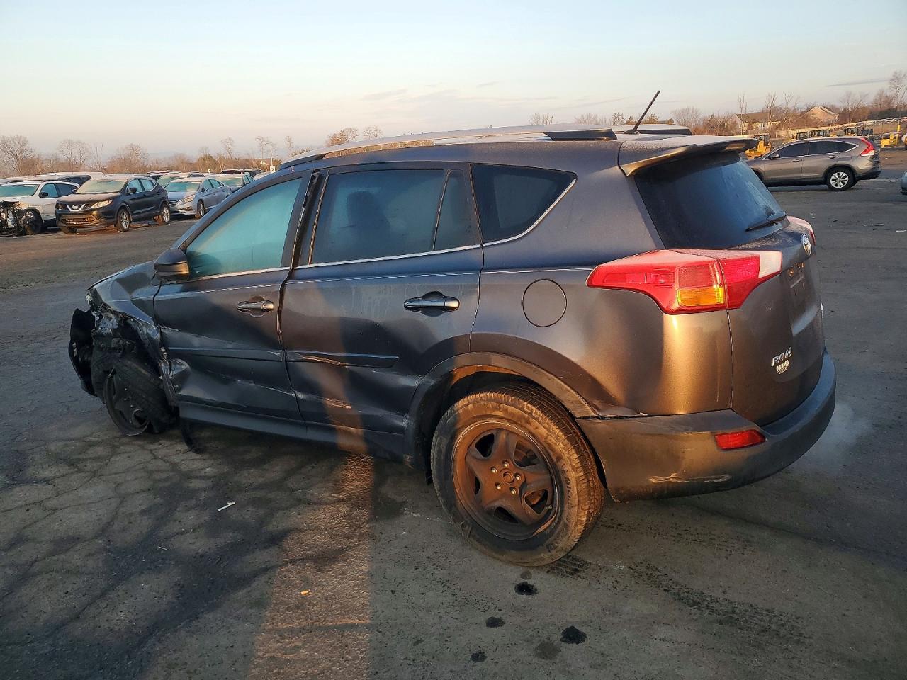 2013 TOYOTA RAV4 LE photo 2
