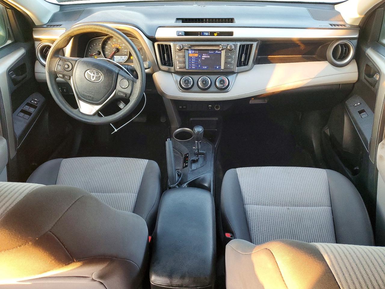 2013 TOYOTA RAV4 LE photo 8