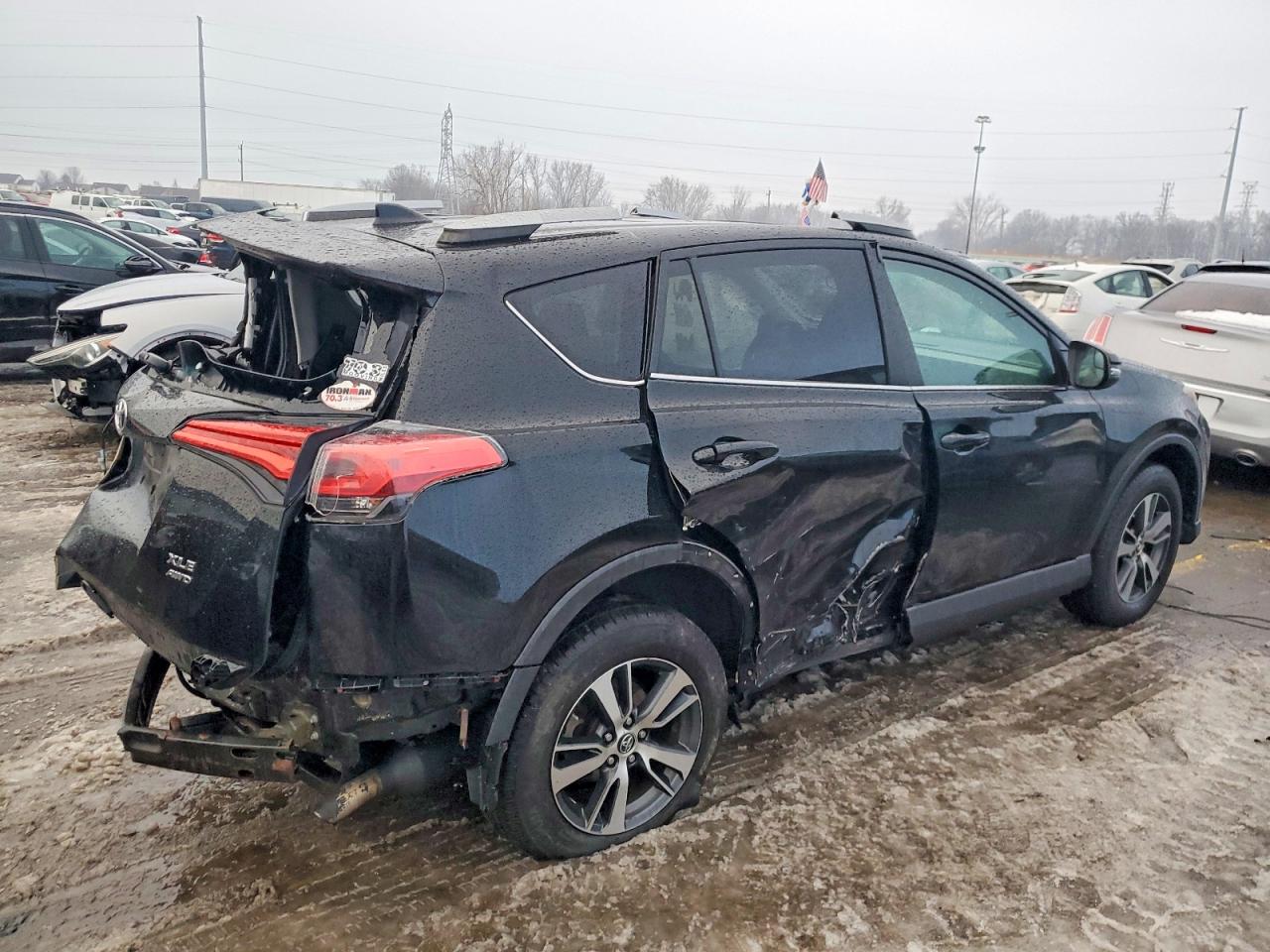 2017 TOYOTA RAV4 XLE photo 3
