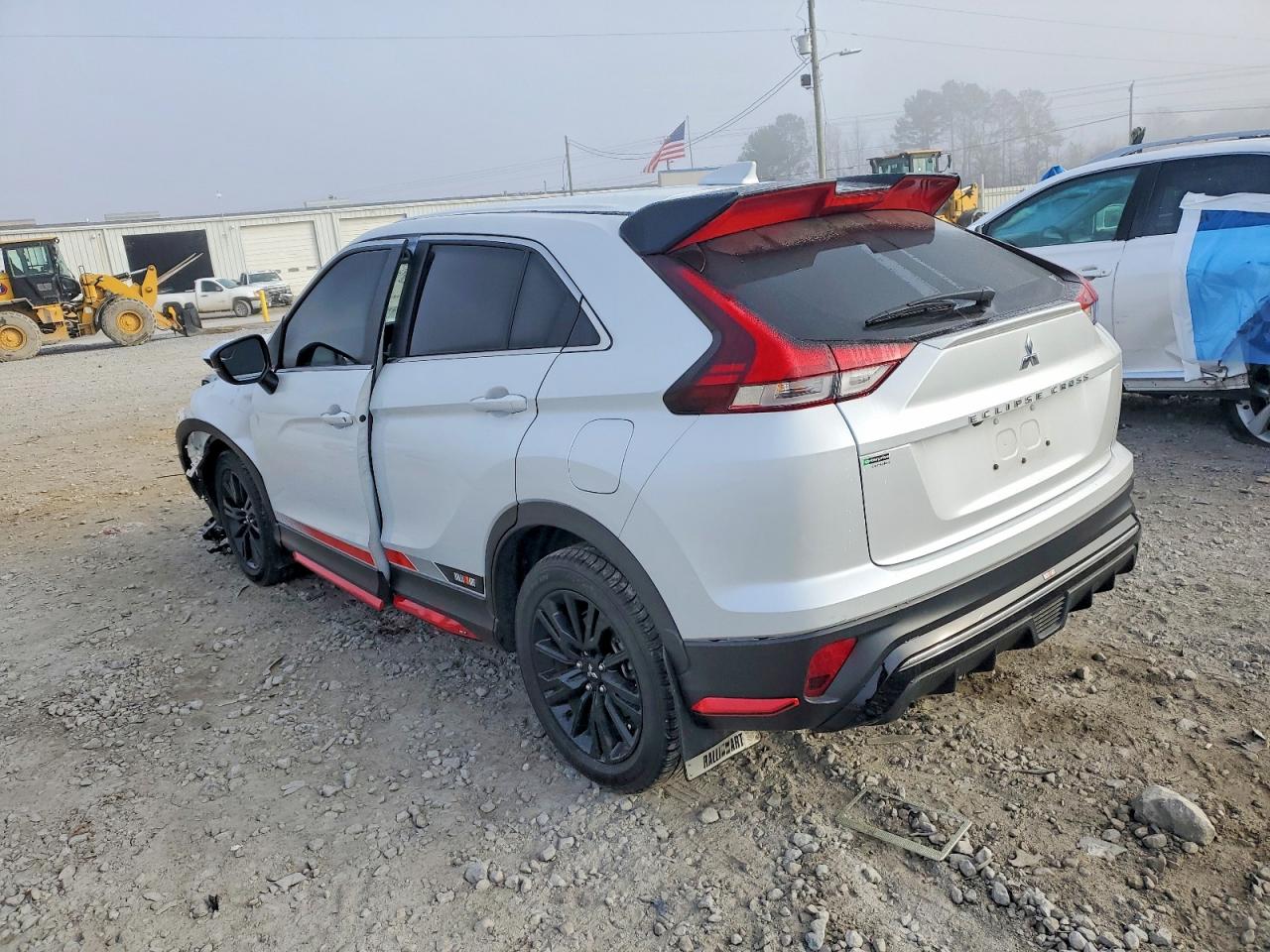 2023 MITSUBISHI ECLIPSE CROSS LE photo 2