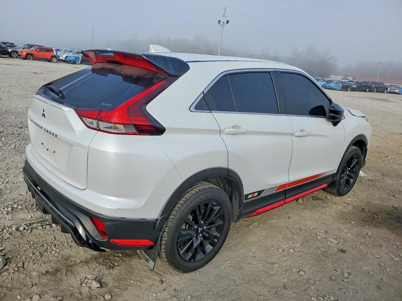 2023 MITSUBISHI ECLIPSE CROSS LE photo 3