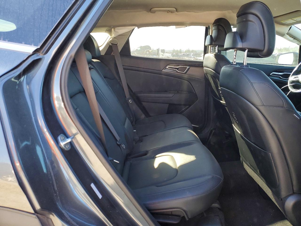 2023 KIA SPORTAGE EX photo 11