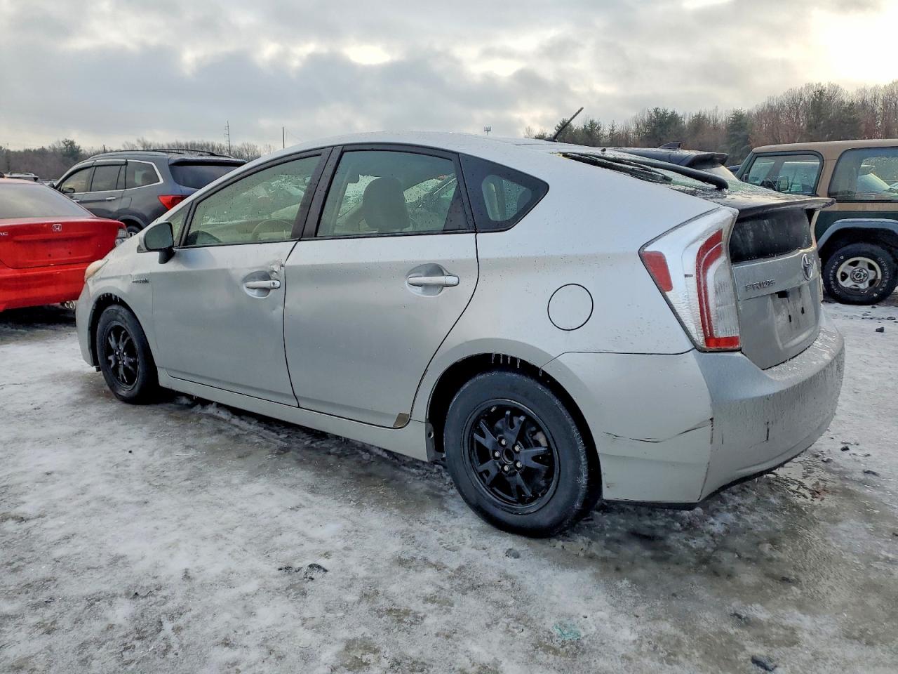 2013 TOYOTA PRIUS photo 2