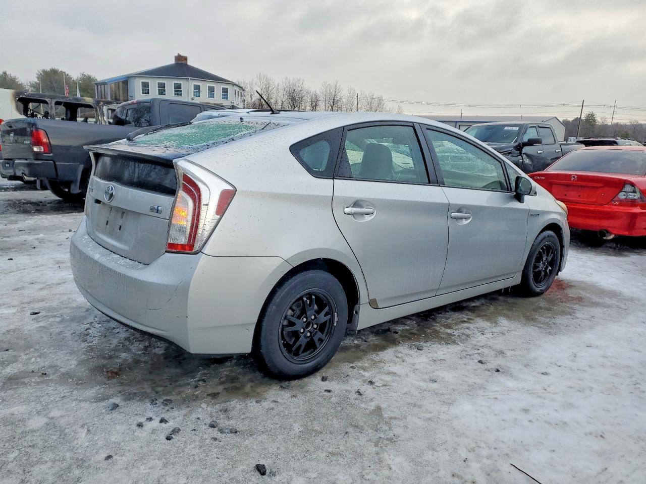 2013 TOYOTA PRIUS photo 3