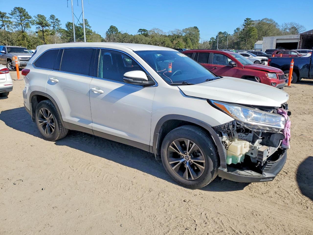 2019 TOYOTA HIGHLANDER LE photo 4