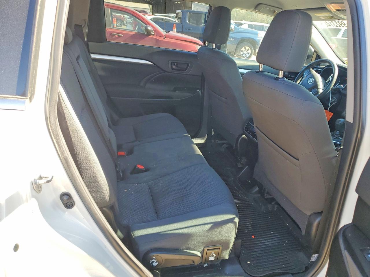 2019 TOYOTA HIGHLANDER LE photo 11