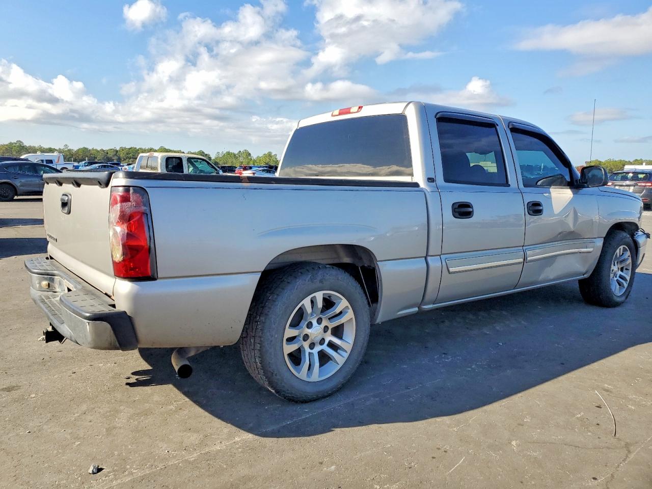 2006 CHEVROLET SILVERADO C1500 photo 3