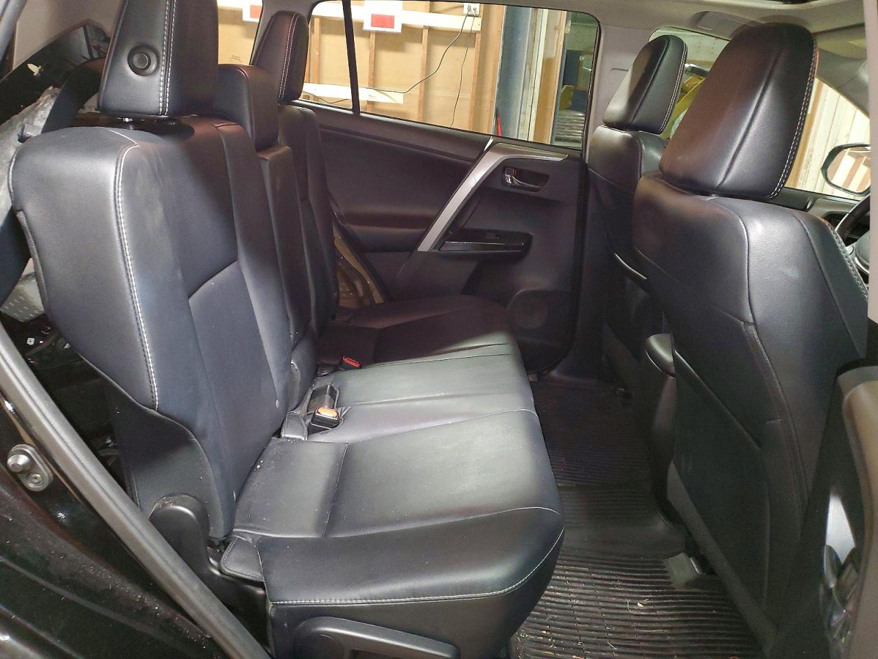 2017 TOYOTA RAV4 LIMITED photo 10
