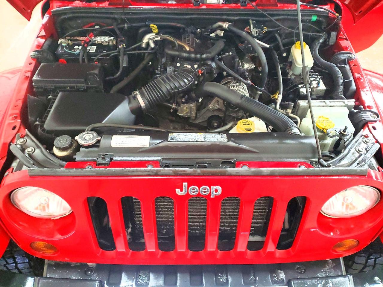 2011 JEEP WRANGLER UNLIMITED SAHARA photo 12