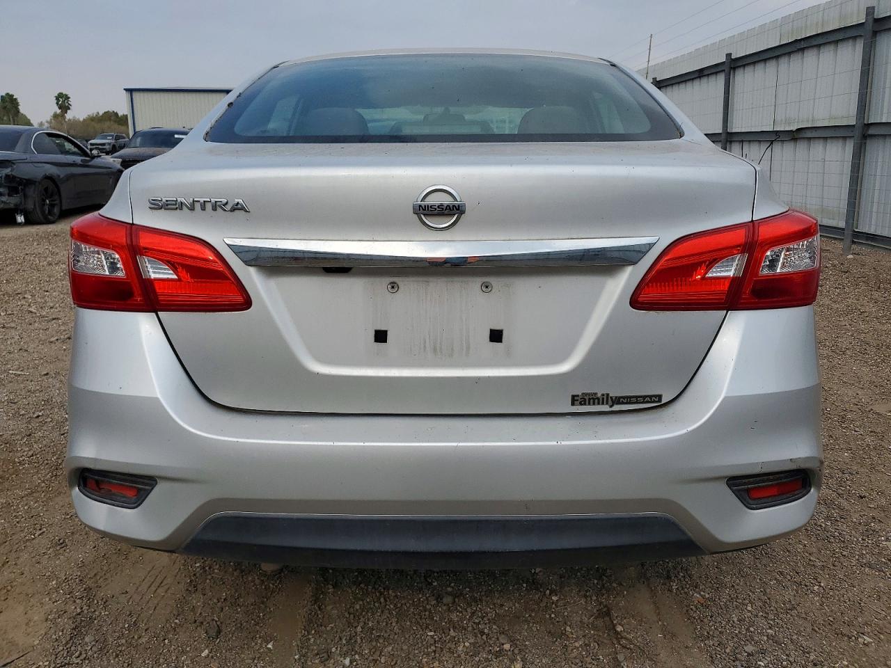 2018 NISSAN SENTRA S photo 6