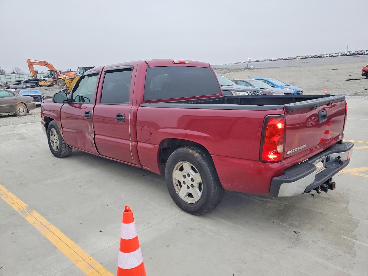 2006 CHEVROLET SILVERADO C1500 photo 2