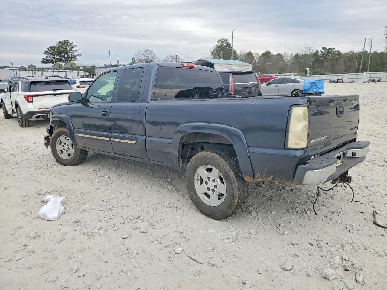 2004 CHEVROLET SILVERADO K1500 photo 2