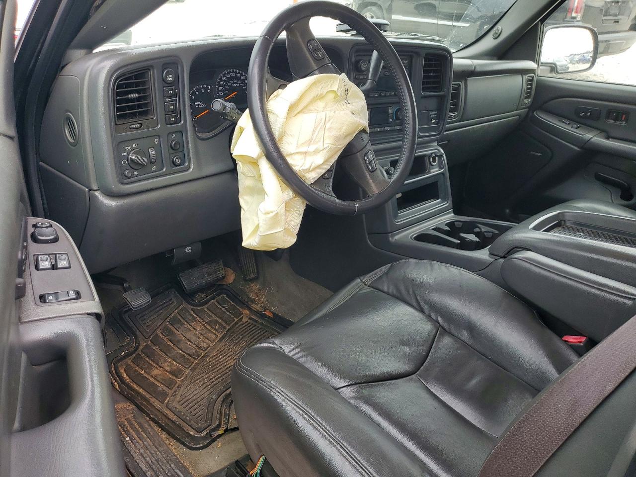 2004 CHEVROLET SILVERADO K1500 photo 8