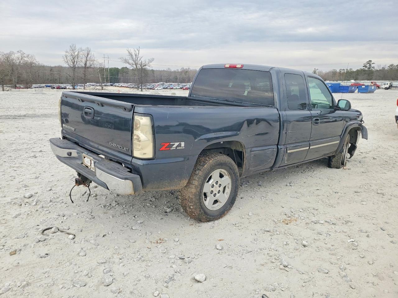 2004 CHEVROLET SILVERADO K1500 photo 3