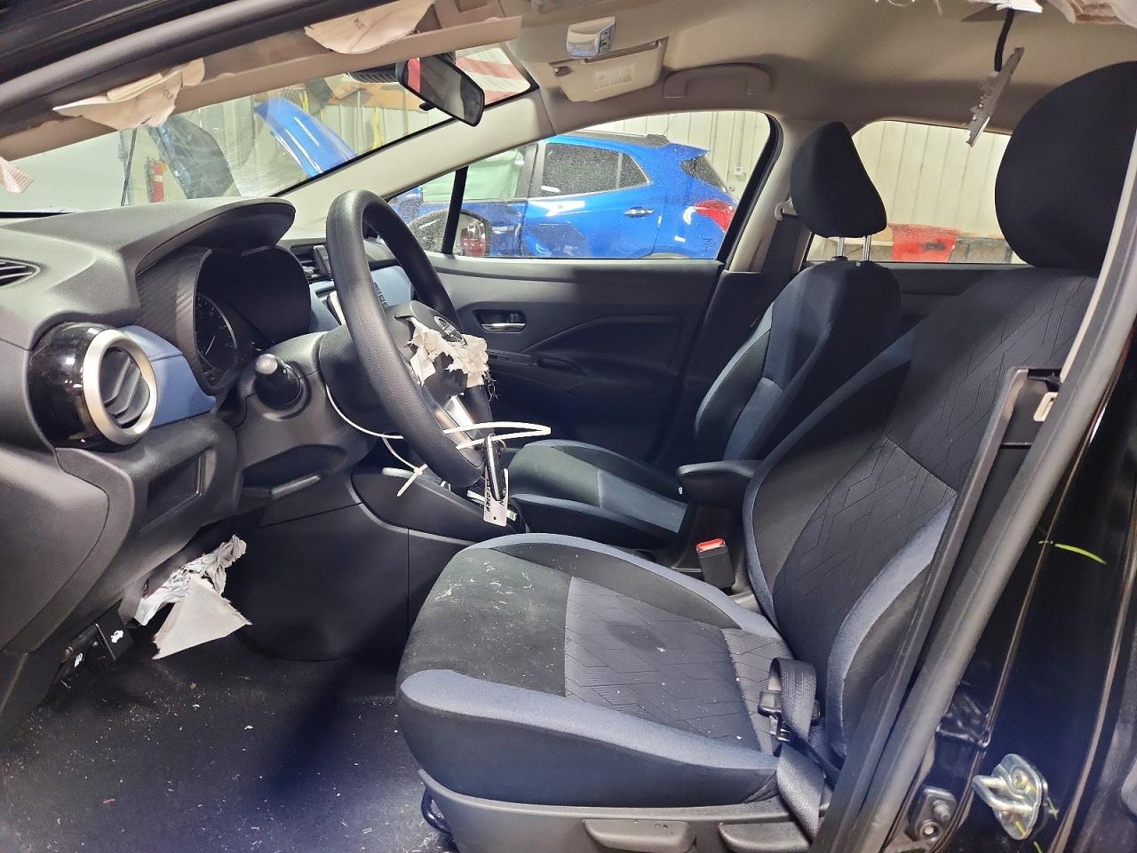 2025 NISSAN VERSA SV photo 7