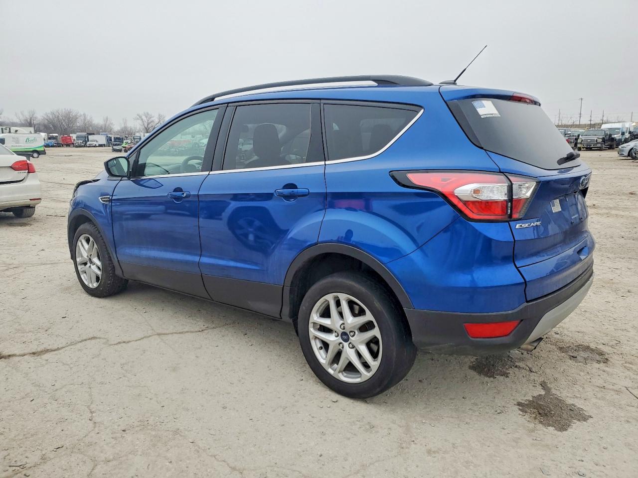 2018 FORD ESCAPE SE photo 2