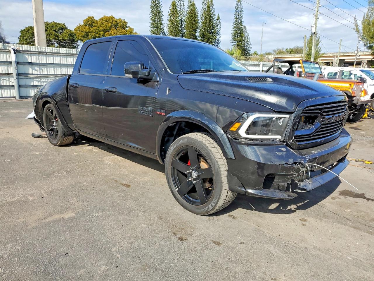 2015 RAM 1500 SPORT photo 3