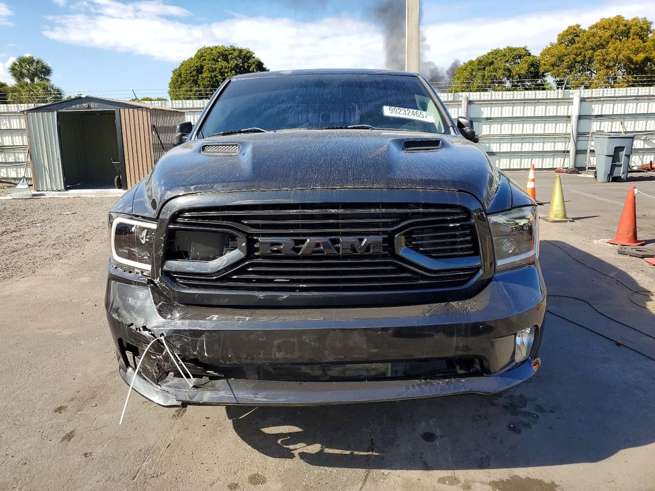 2015 RAM 1500 SPORT photo 4