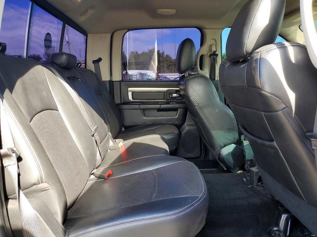 2015 RAM 1500 SPORT photo 9