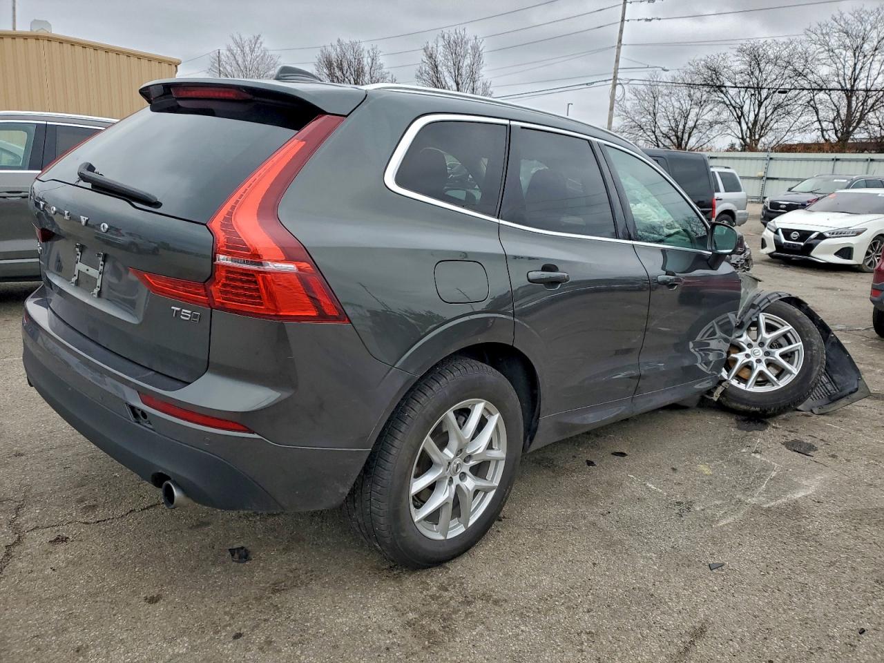 2021 VOLVO XC60 T5 MOMENTUM photo 3
