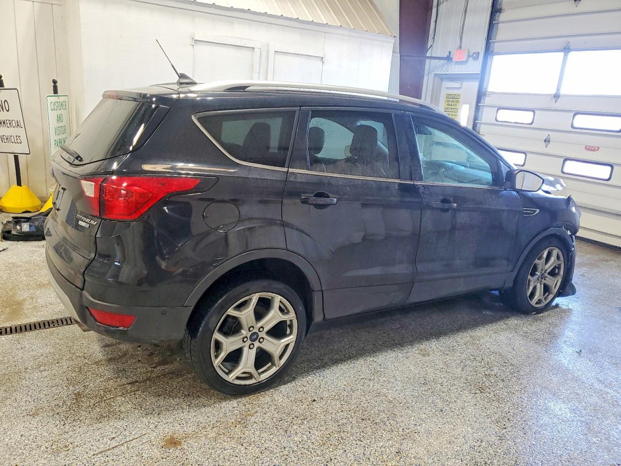 2019 FORD ESCAPE TITANIUM photo 3