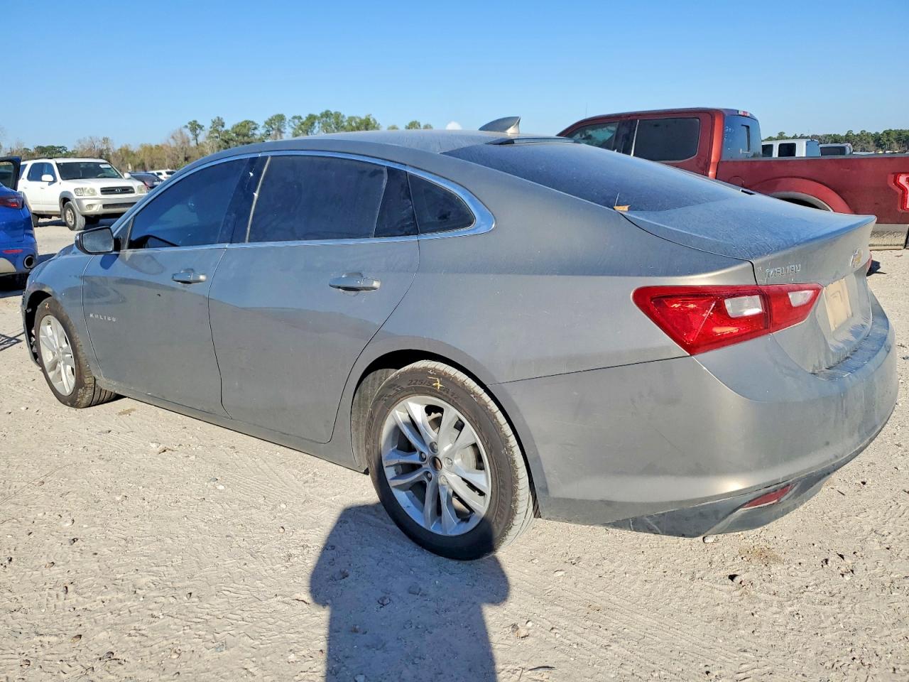 2017 CHEVROLET MALIBU LT photo 2