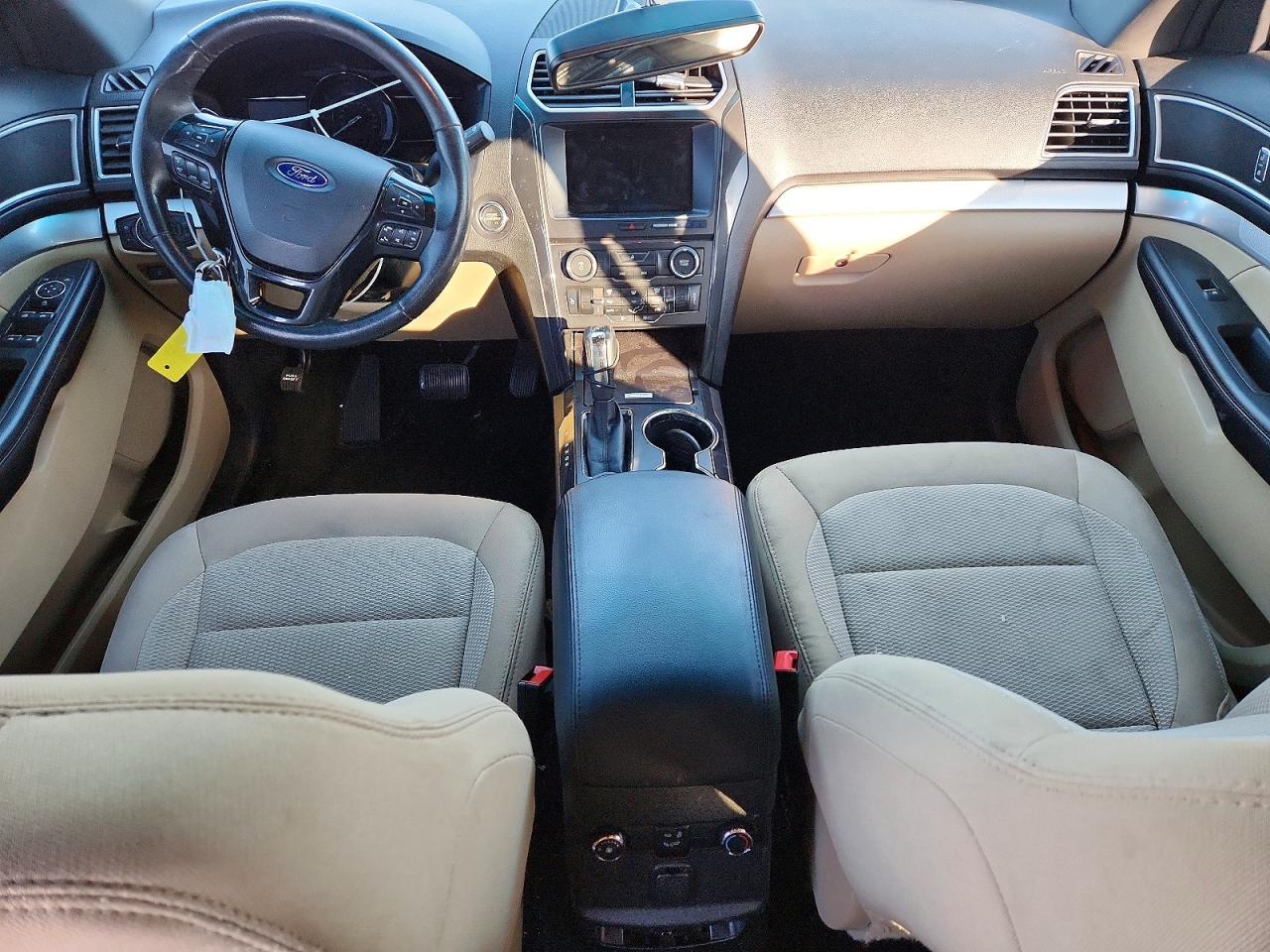2016 FORD EXPLORER XLT photo 8