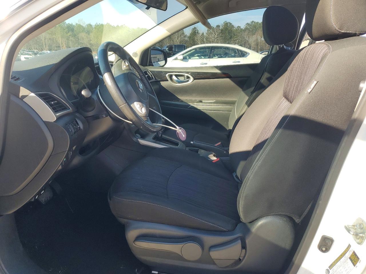 2019 NISSAN SENTRA S photo 7