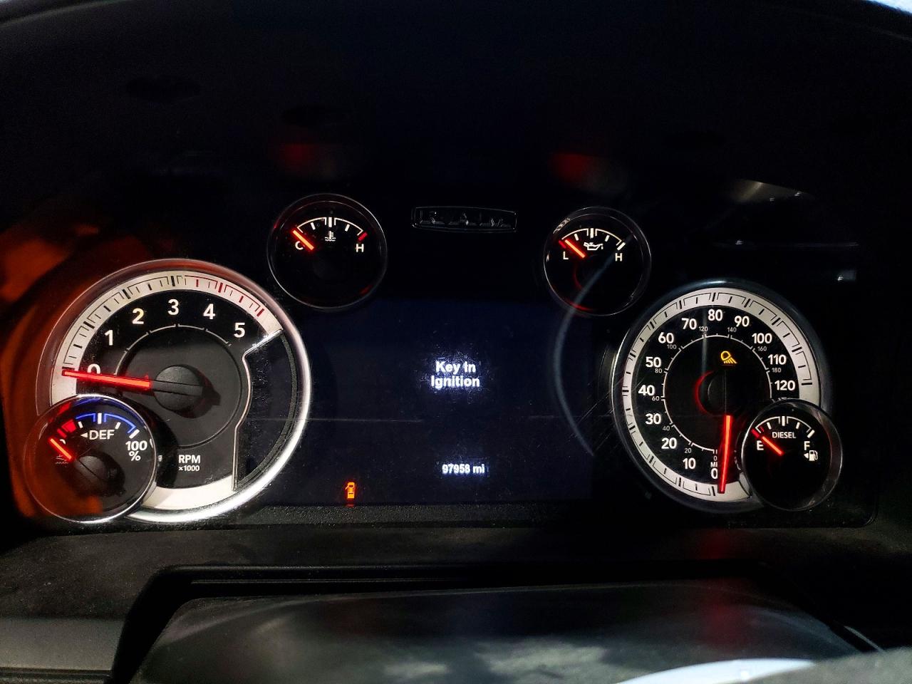 2018 RAM 3500 LARAMIE photo 9