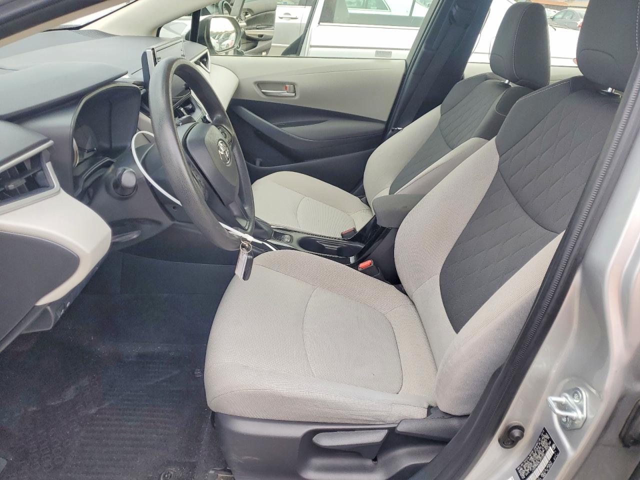 2020 TOYOTA COROLLA LE photo 7