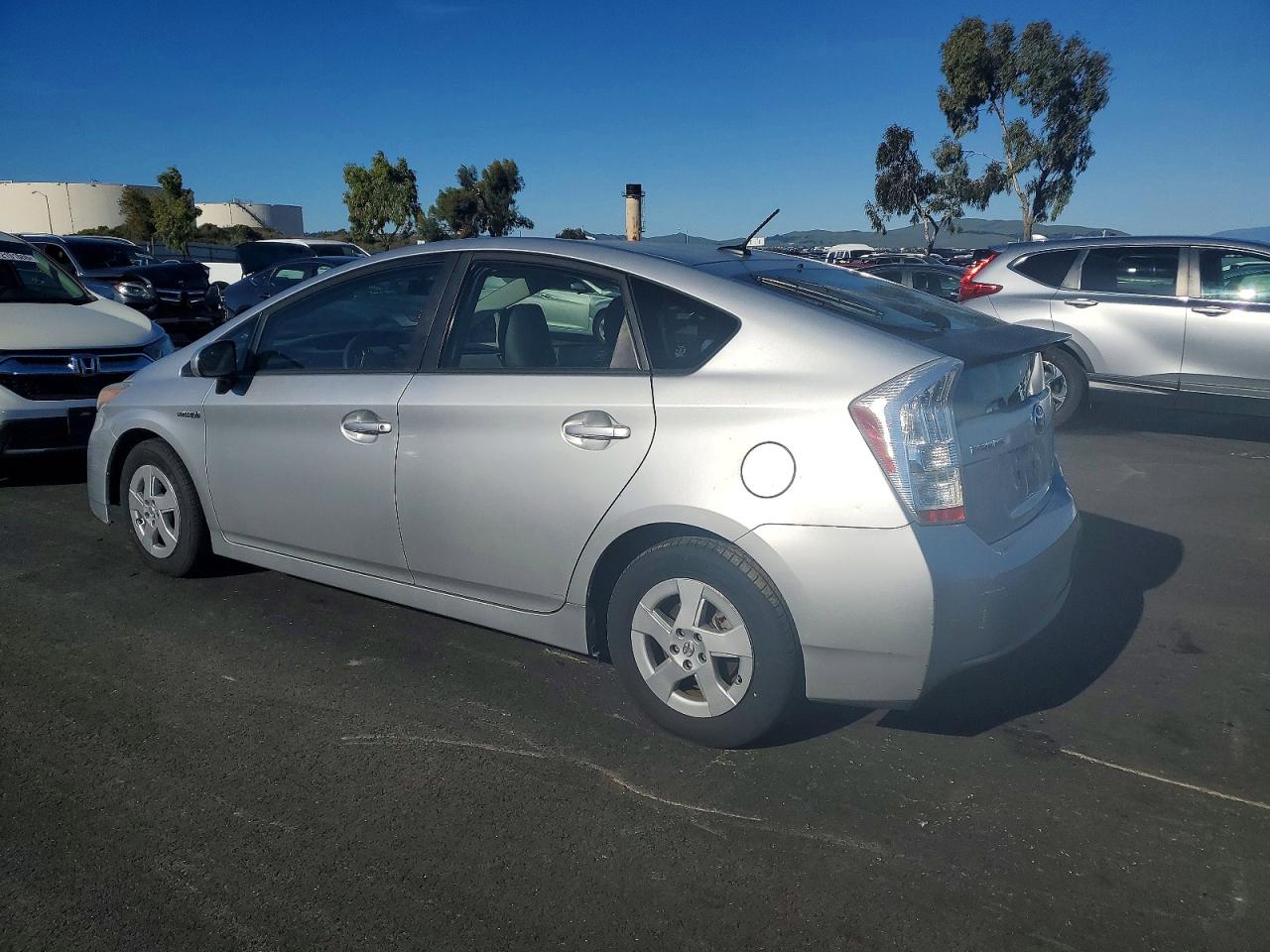 2011 TOYOTA PRIUS photo 2