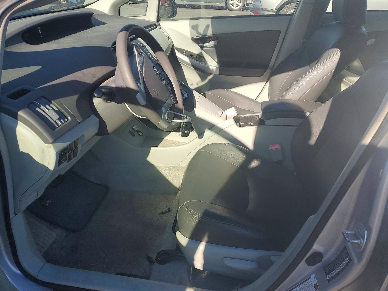 2011 TOYOTA PRIUS photo 7