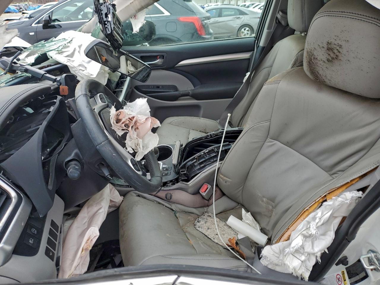 2019 TOYOTA HIGHLANDER SE photo 7