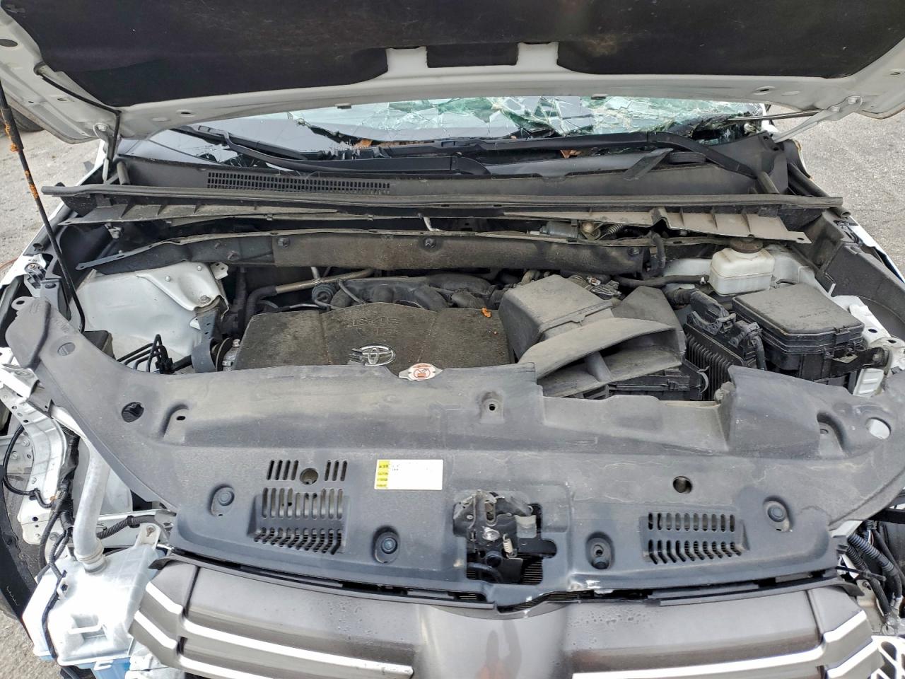 2019 TOYOTA HIGHLANDER SE photo 12