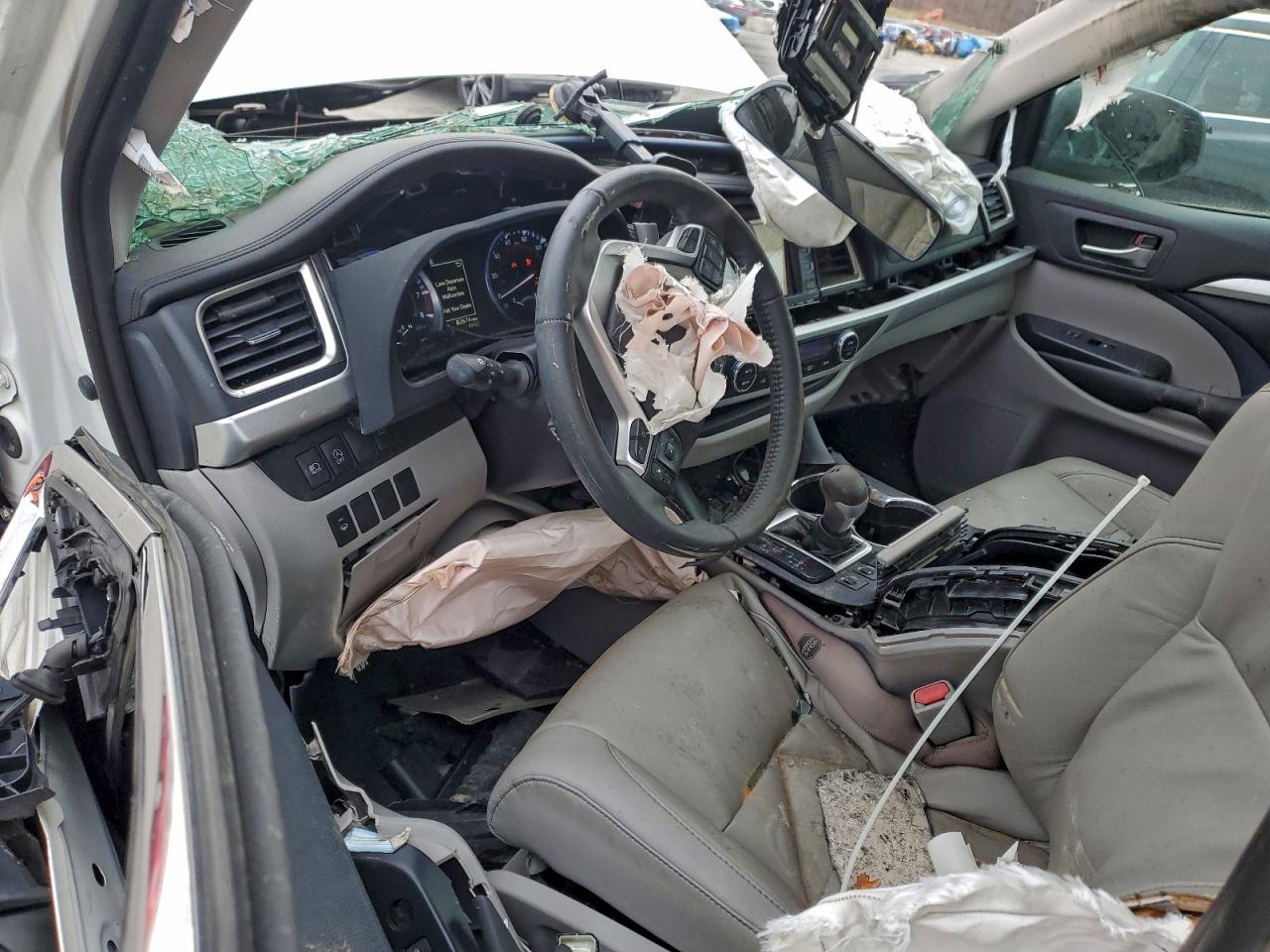 2019 TOYOTA HIGHLANDER SE photo 8