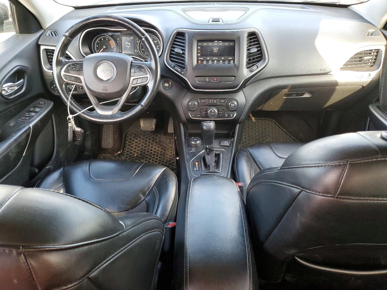 2019 JEEP CHEROKEE LATITUDE PLUS photo 8