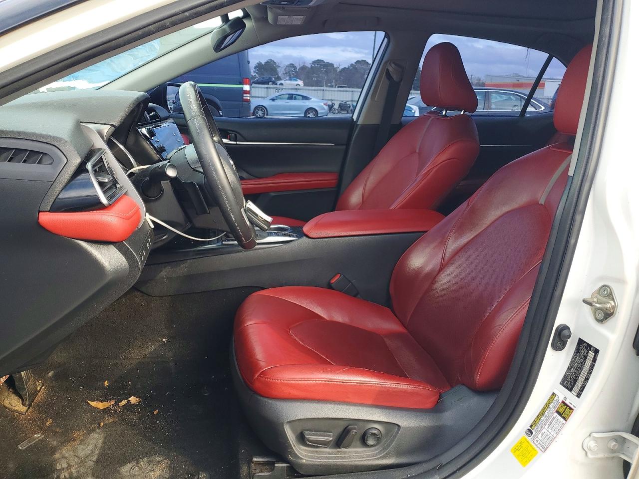2020 TOYOTA CAMRY XSE photo 7