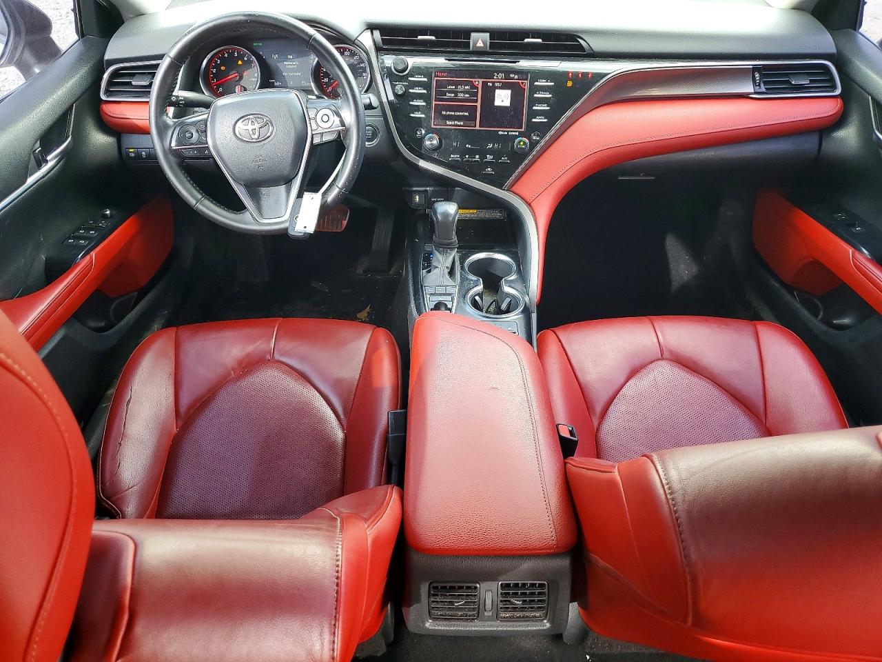 2020 TOYOTA CAMRY XSE photo 8