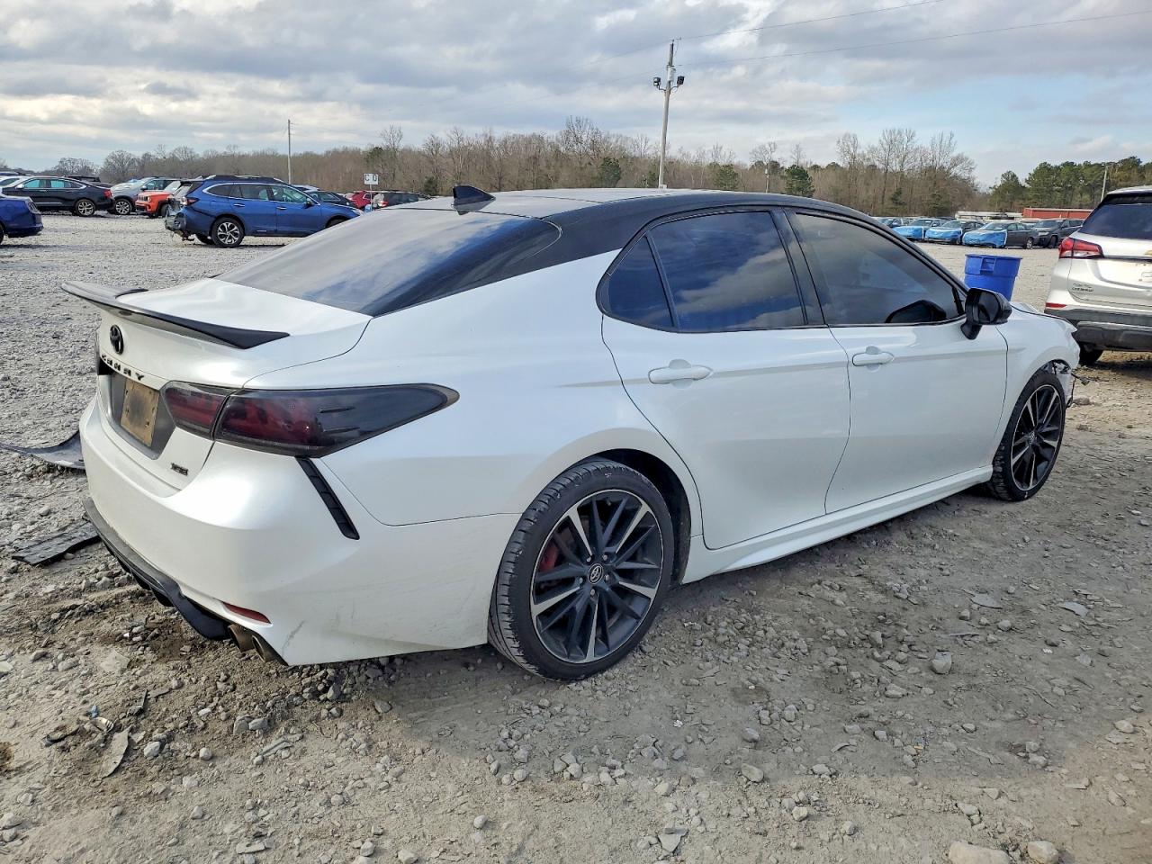 2020 TOYOTA CAMRY XSE photo 3