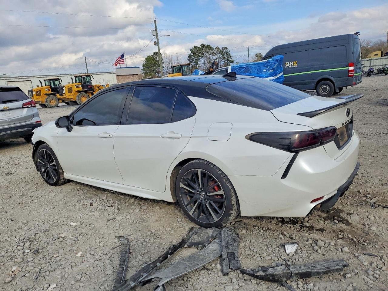2020 TOYOTA CAMRY XSE photo 2