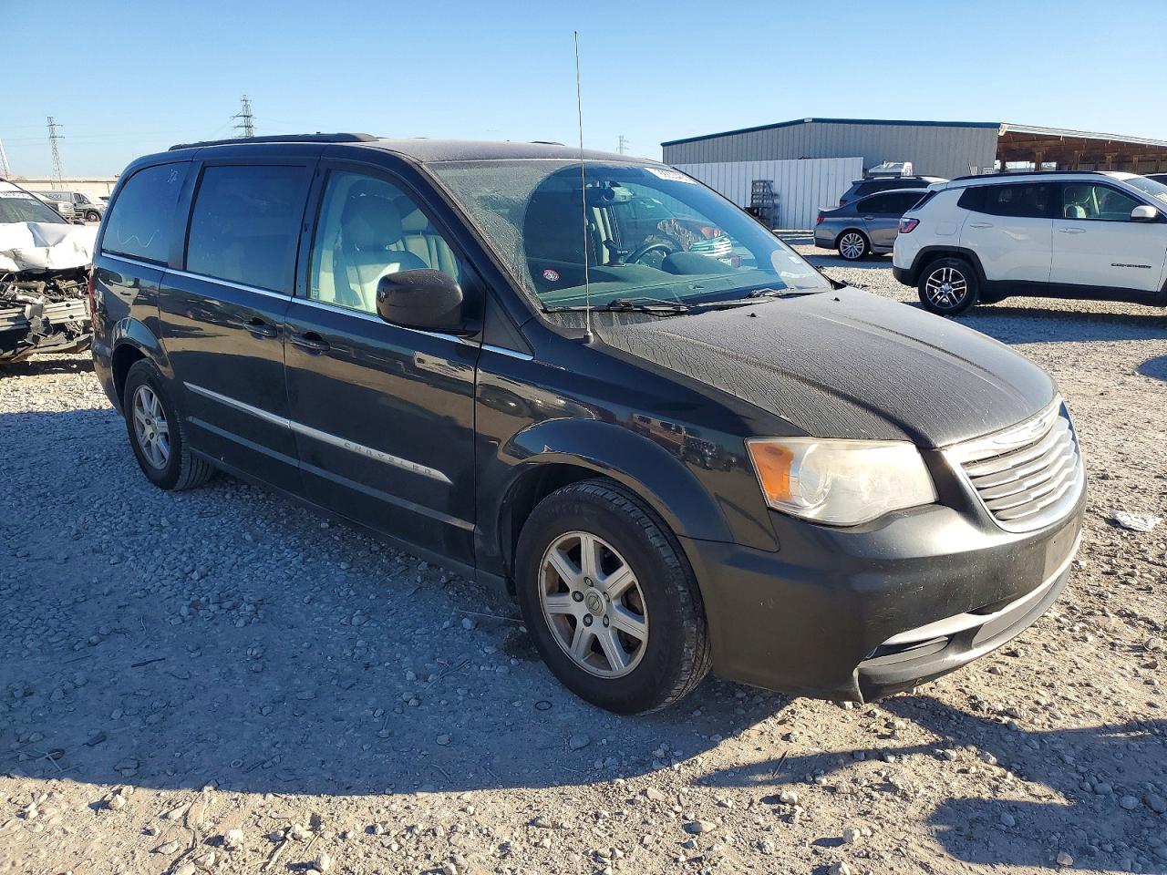 2013 CHRYSLER TOWN & COUNTRY TOURING photo 4