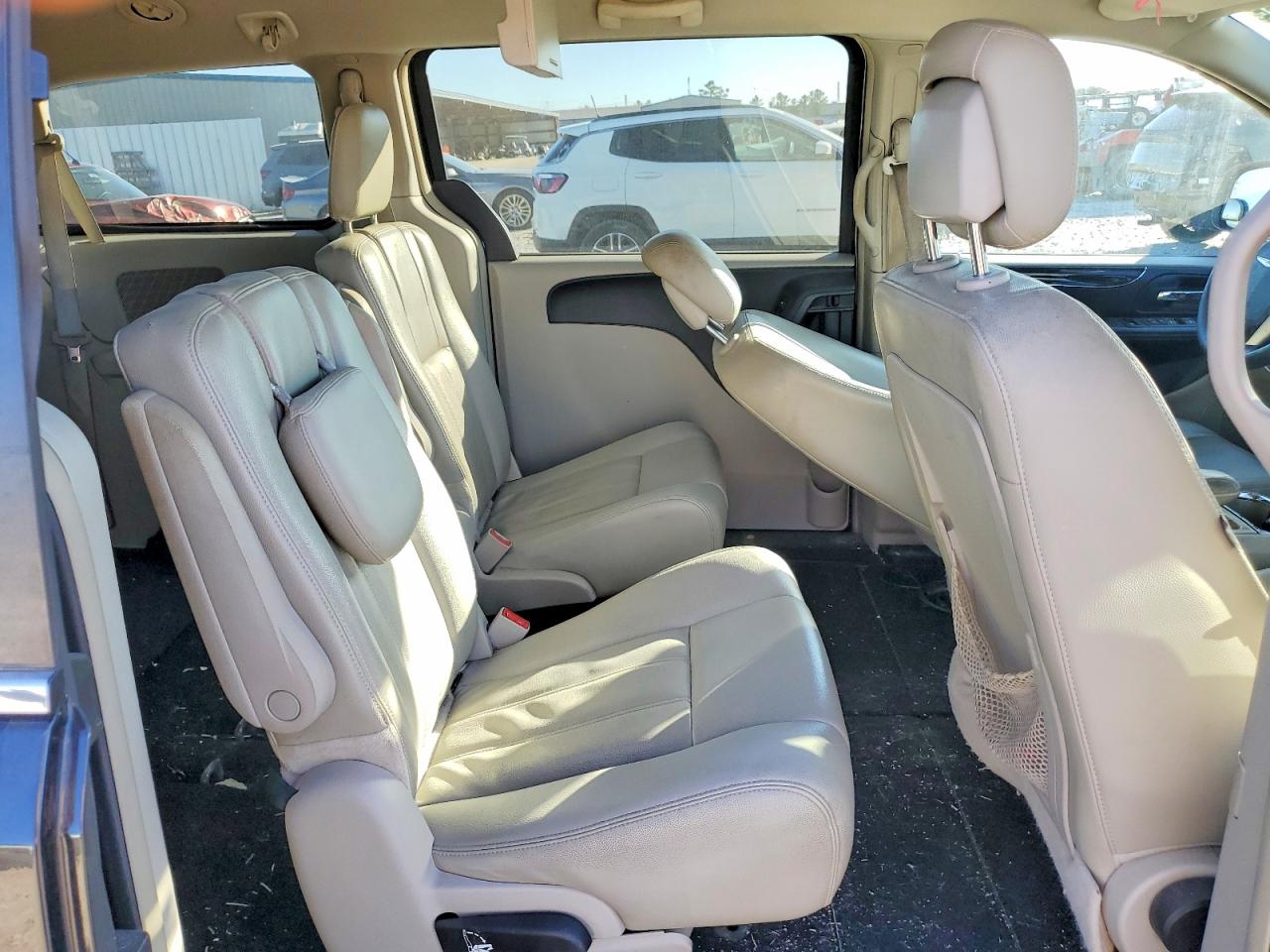 2013 CHRYSLER TOWN & COUNTRY TOURING photo 11