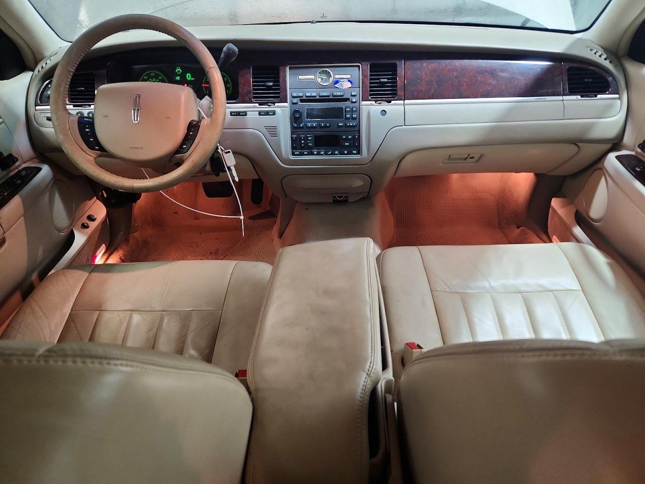 2007 LINCOLN TOWN CAR SIGNATURE photo 8